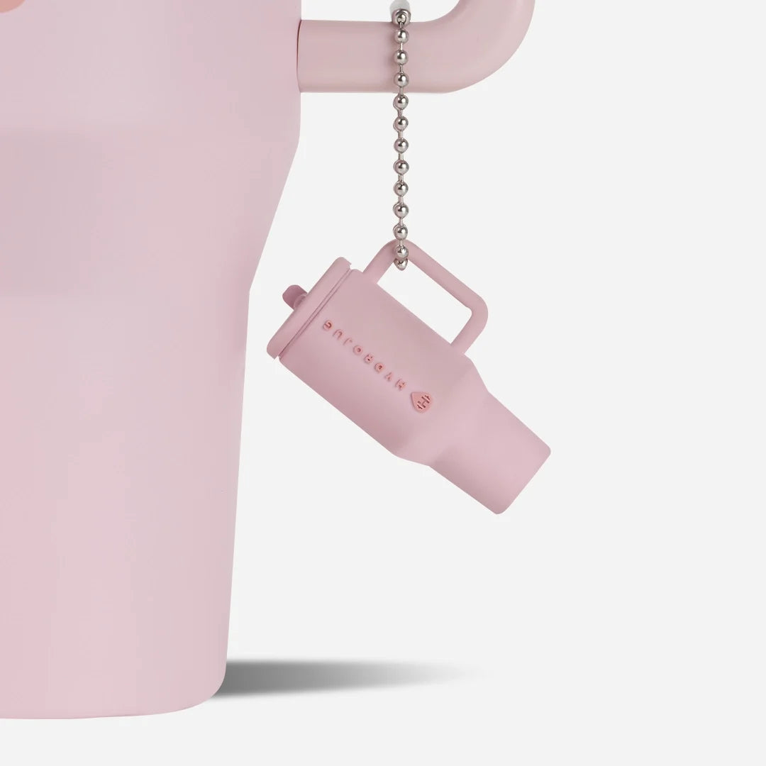 traveler-keychain-h9 Web-TravelerKeychainPhotos-PinkSand2.webp